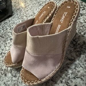 Tom’s Wedges Size 6.5
